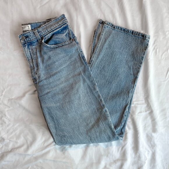 Abercrombie & Fitch High Rise 90s Relaxed Split Hem Jeans - Picture 2 of 9